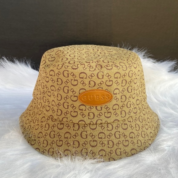 New GUESS UNISEX Buckle Hat - Picture 1 of 4